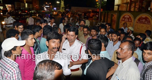 lady SI slaps woman 2